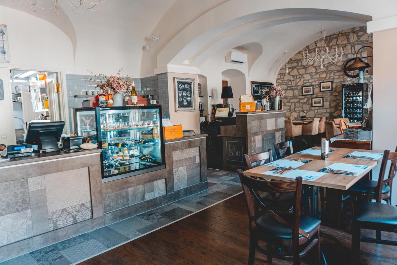 Labor Kvartely Hotel Tokaj Buitenkant foto