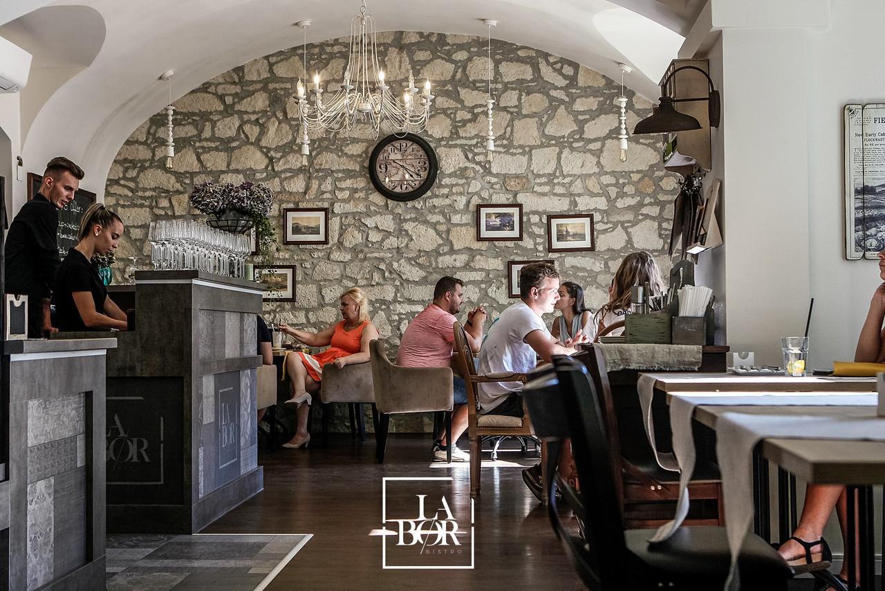 Labor Kvartely Hotel Tokaj Buitenkant foto